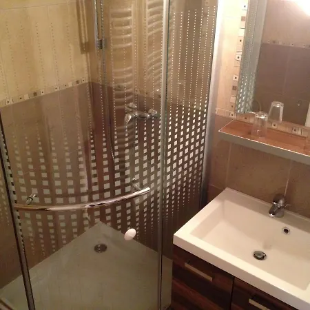 Atrium 3*